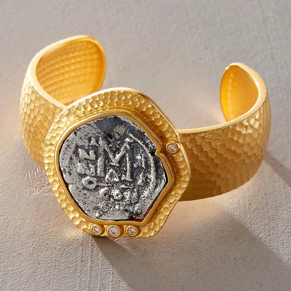 GOLD MOLAT CUFF