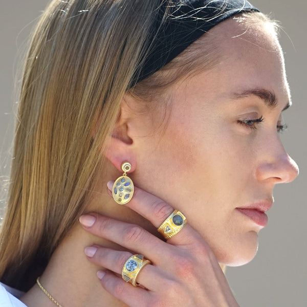 GOLD BAND LABRADORITE & COIN TRE RING